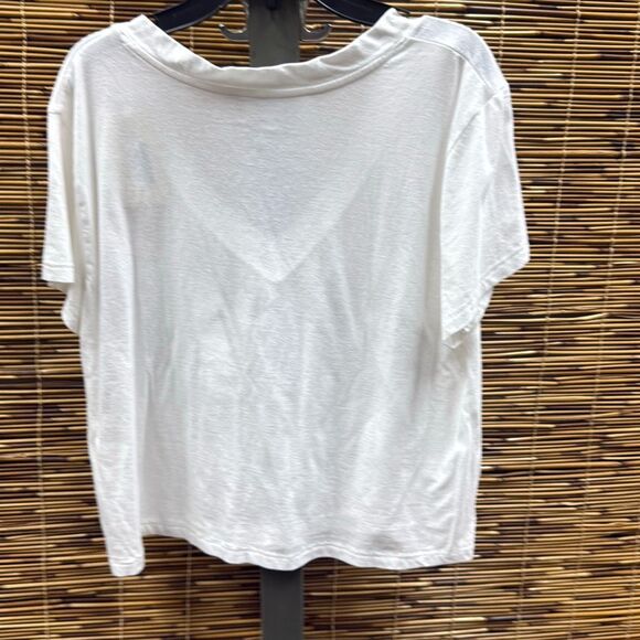 Women's Shrunken Short Sleeve V-Neck T-Shirt - Universal Thread White XL - Picture 3 of 3